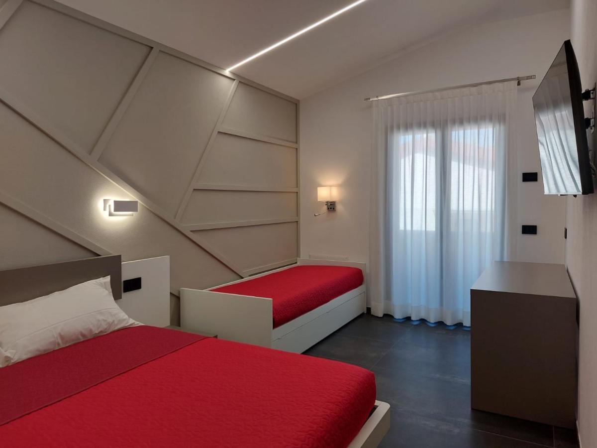 Incantos Charme B&B ตอร์โตลี ภายนอก รูปภาพ
